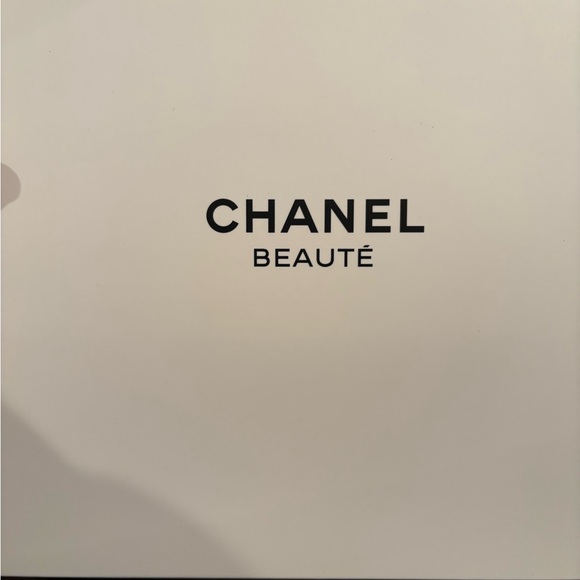 New 2pc Chanel Beauté set of terrycloth cosmetic bags with Chanel Box Neon - Picture 3 of 3